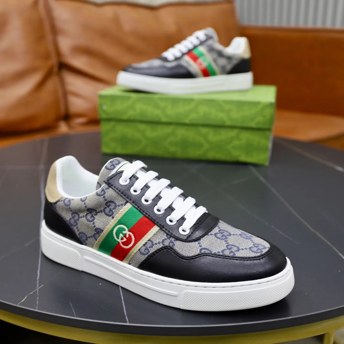 Men's men's shoes 💰440💰🙅‍♂️🙅‍♂️🙅‍♂️ Brand: Gucci GUCCi Standard code: 38-44 (45 customized) Grade: Same as the official website Material: Original material splicing Comfortable and breathable sheepskin lining Lightweight and wear-resistant sports outsole Style category: Men's fashion casual shoes Running sports shoes Distinguished luxury brand elements Top luxury color: actual picture color
